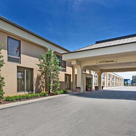 Hotel Baymont By Wyndham Southfield/Detroit Esterno foto